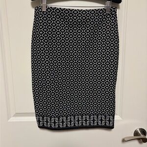 Max Studio Black and White Geometric Pencil Skirt